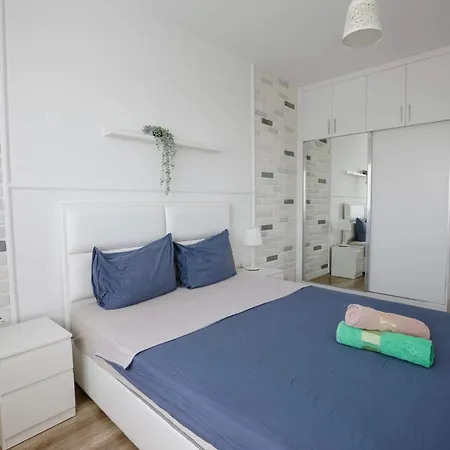 Sea View Remus Family 2 Bdr Nicosia